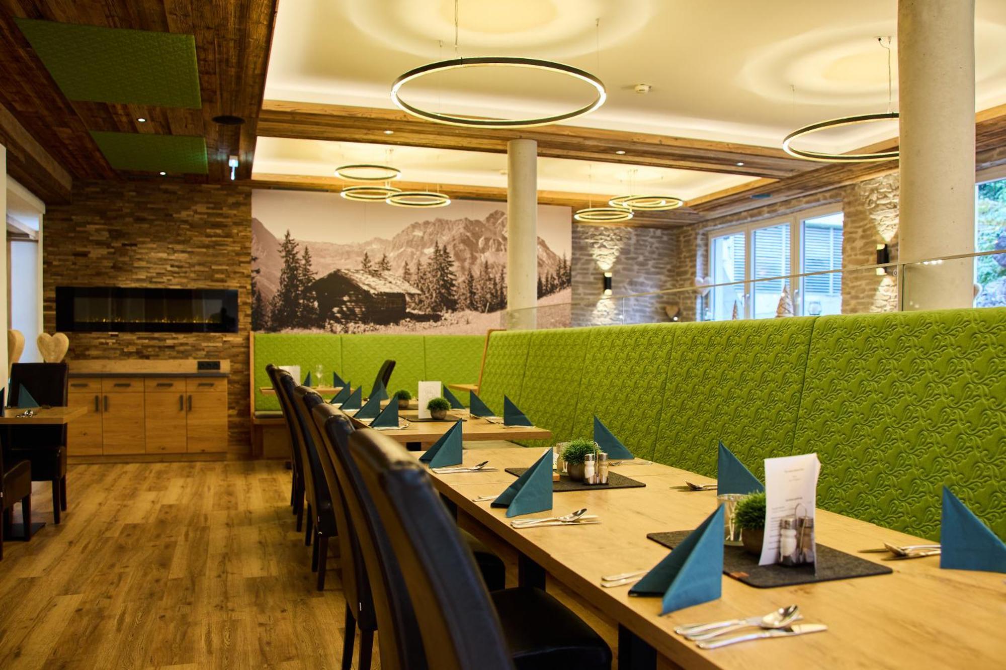 Aparthotel Kleinwalsertal Mittelberg Exteriör bild