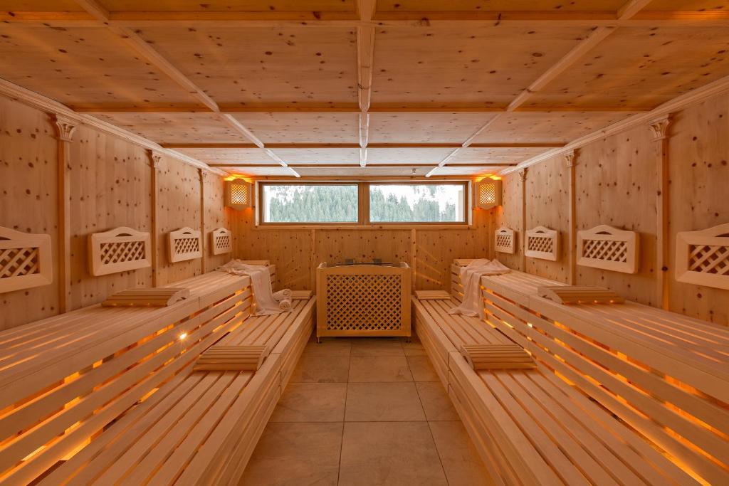 Aparthotel Kleinwalsertal Mittelberg Exteriör bild